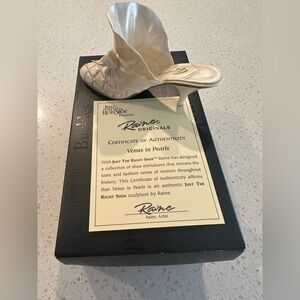 Just The Right Shoe Venus in Pearls Circa 1999 NWT